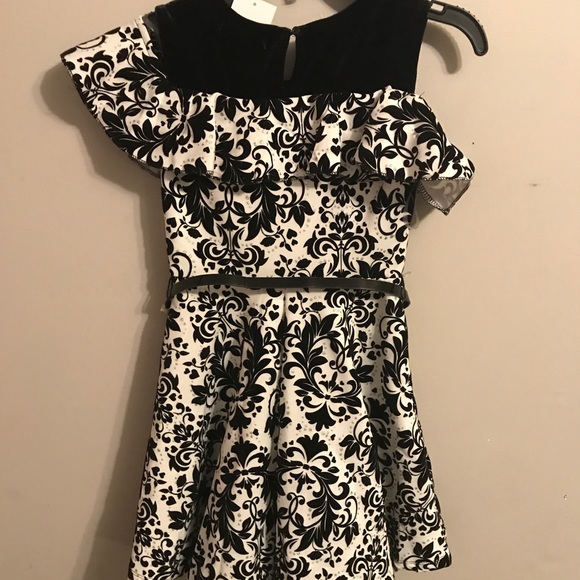 Dress - Picture 4 of 7